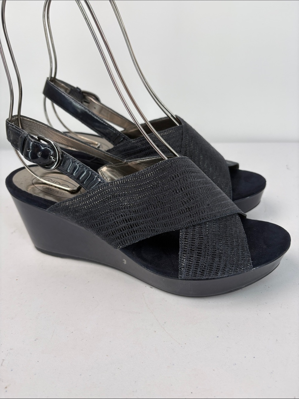 🦢 Circa Cross-Strap navy Slingback Wedge Sandals
